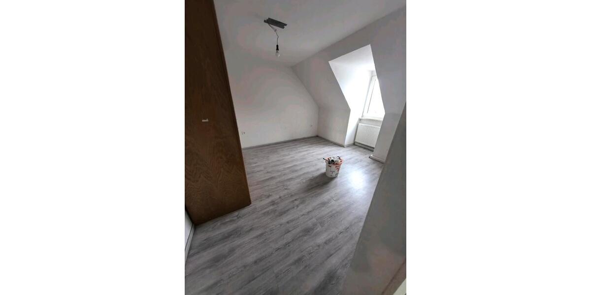 Dachgeschoßwohnung Gelsenkirchen Gelsenkirchen-Nord - 100 Zimmer, 2 m&sup2;, 750&euro; | Angebot:26276807