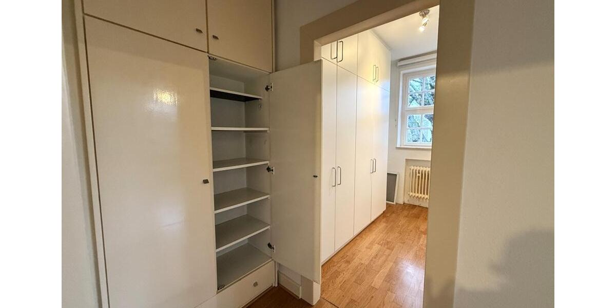 Villa Gelsenkirchen Buer - 12 Zimmer, 310 m&sup2;, 3.200&euro; | Angebot:22985202