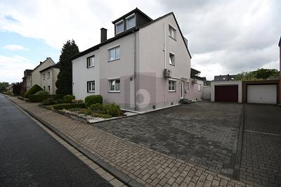 CHARMANTE DOPPELHAUSHÄLFTE MIT GARTEN - Haus Duisburg Angerhausen | Angebot:26693351