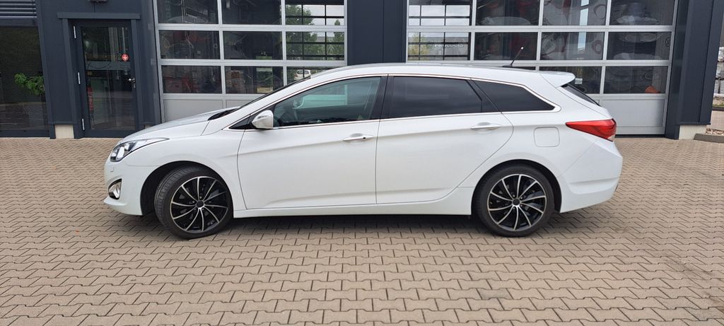 Hyundai i40 97.000 km 8.950 &euro; Datteln 45711