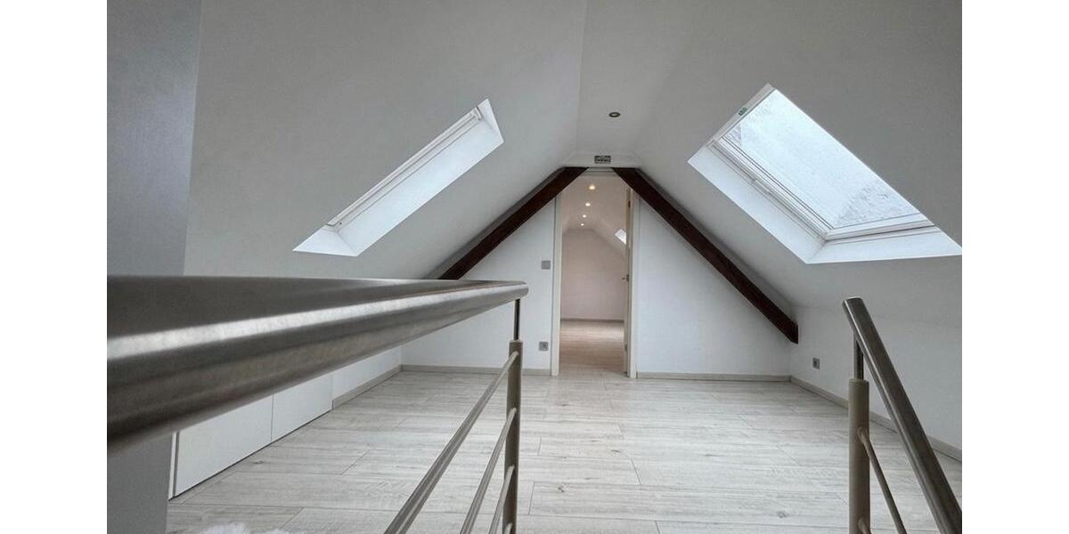 Dachgeschoßwohnung Essen Stadtbezirk III - 3 Zimmer, 77 m&sup2;, 1.050&euro; | Angebot:26028925