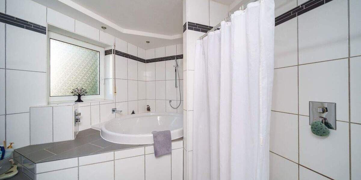 Etagenwohnung Bochum Dahlhausen - 8 Zimmer, 220 m&sup2;, 449.000&euro; | Angebot:25721357