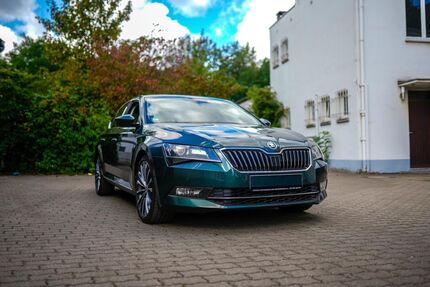 Skoda Superb 181.500 km 17.000 &euro; Duisburg 47137