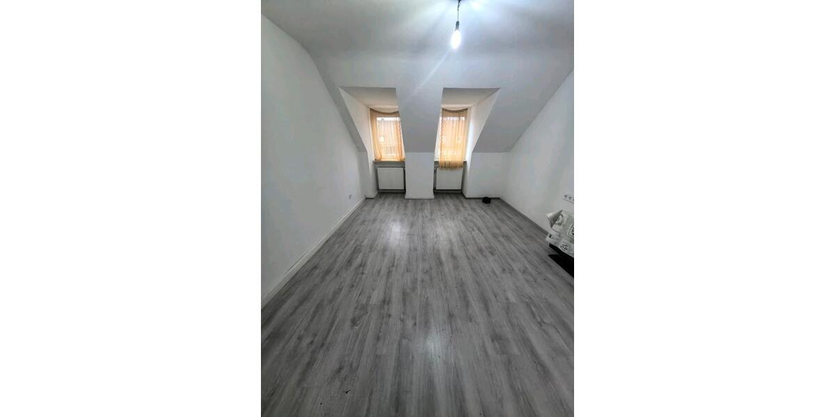 Dachgeschoßwohnung Gelsenkirchen Gelsenkirchen-Nord - 100 Zimmer, 2 m&sup2;, 750&euro; | Angebot:26276807