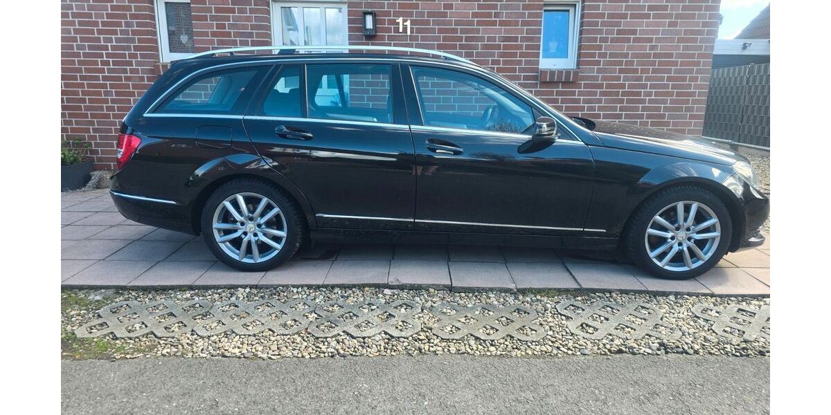 Mercedes-Benz 200 136.155 km 10.450 &euro; Borken 46325