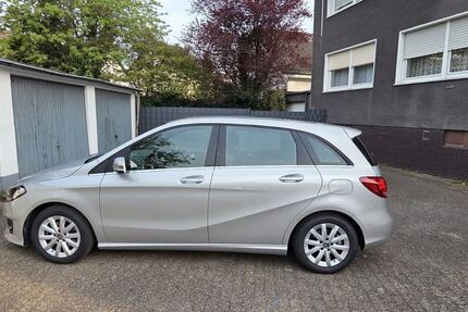 Mercedes-Benz B 180 23.765 km 18.000 &euro; Oberhausen 46119
