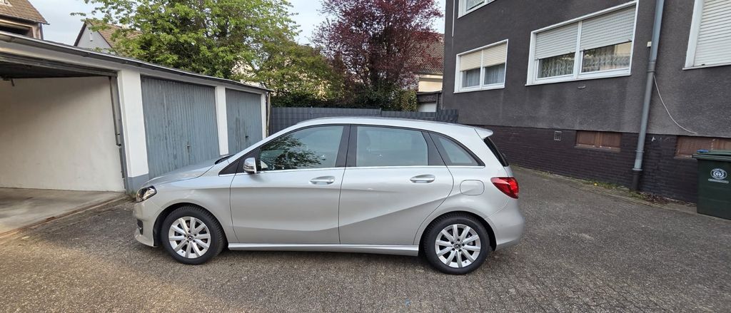 Mercedes-Benz B 180 23.765 km 18.000 &euro; Oberhausen 46119