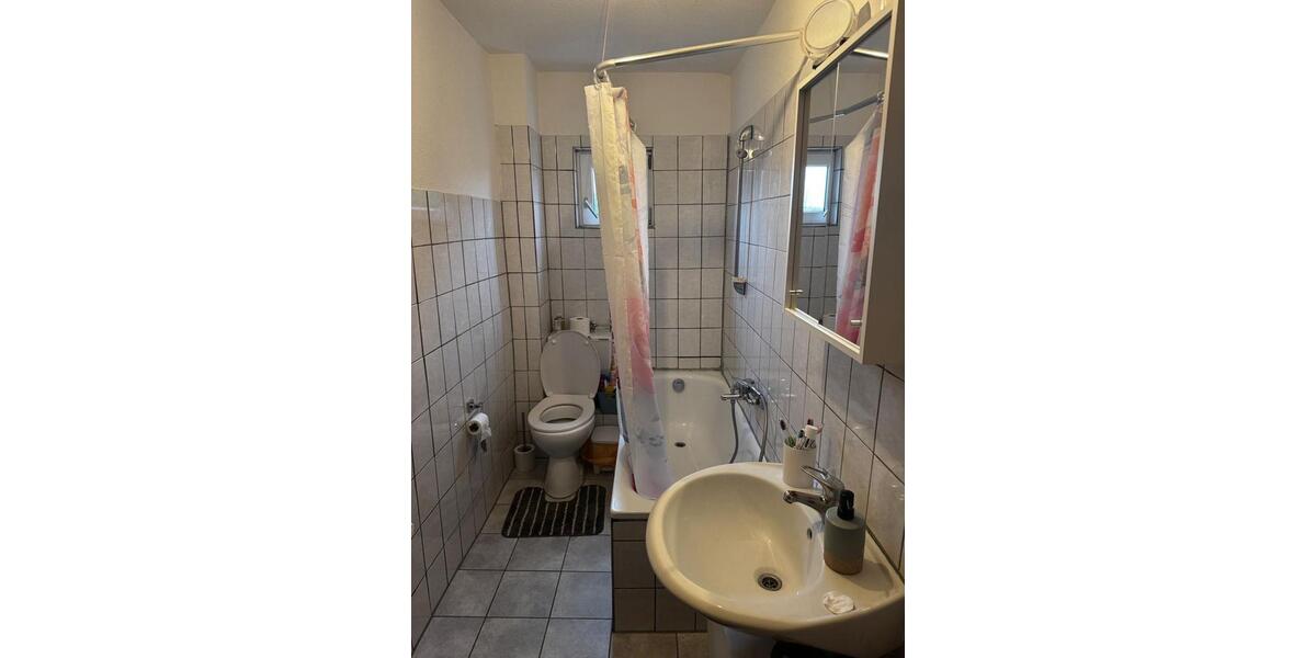 Dachgeschoßwohnung Duisburg Laar - 4.5 Zimmer, 95 m&sup2;, 830&euro; | Angebot:25782663