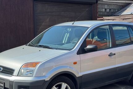 Ford Fusion 106.000 km 3.900 &euro; Duisburg 47179