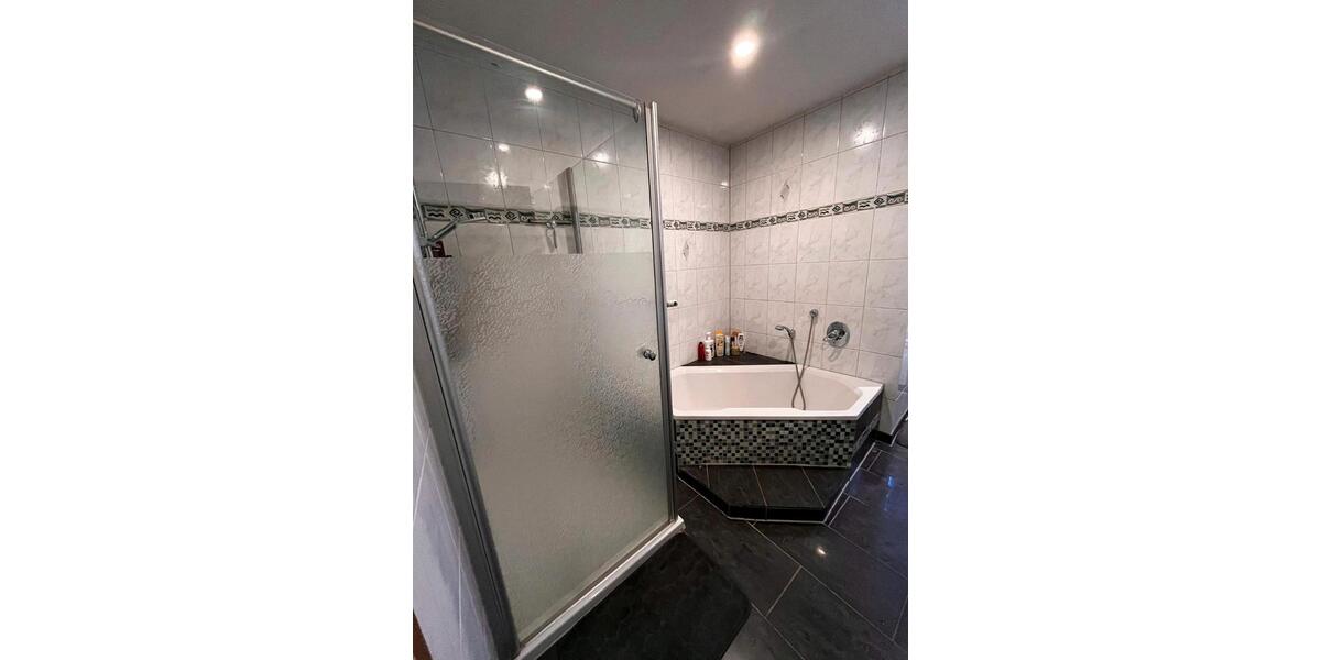 Etagenwohnung Duisburg Hamborn - 4 Zimmer, 103 m&sup2;, 125.000&euro; | Angebot:26074266