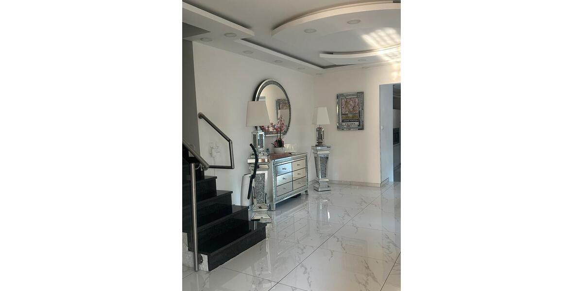 Doppelhaushälfte Dinslaken Lohberg - 7.5 Zimmer, 180 m&sup2;, 2.400&euro; | Angebot:26289080