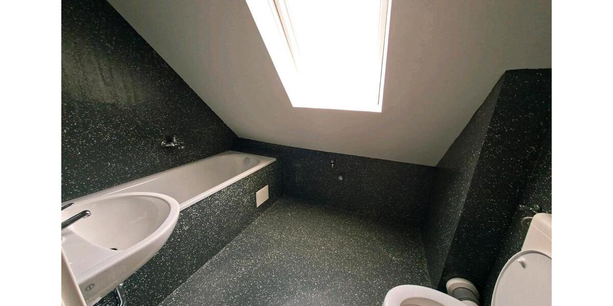 Dachgeschoßwohnung Gelsenkirchen Gelsenkirchen-Nord - 1 Zimmer, 90 m&sup2;, 817&euro; | Angebot:25891433