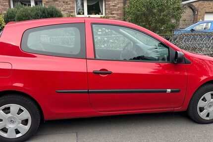 Renault Clio 56.421 km 3.390 &euro; Oberhausen 46047