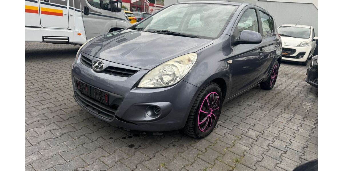 Hyundai i20 140.000 km 2.480 &euro; Essen 45356