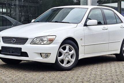 Lexus IS 200 196.000 km 7.900 &euro; Wesel 46485