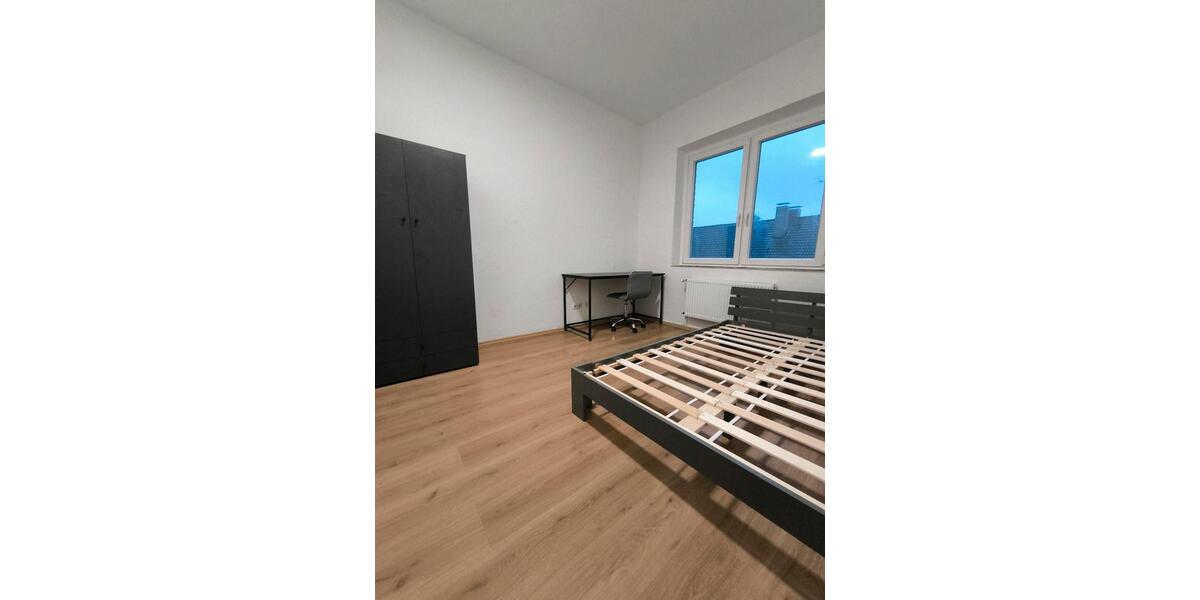 Etagenwohnung Bochum Bochum-Mitte - 2 Zimmer, 75 m&sup2;, 385&euro; | Angebot:25832737