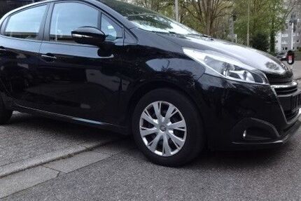 Peugeot 208 111.688 km 4.900 &euro; Essen 45276