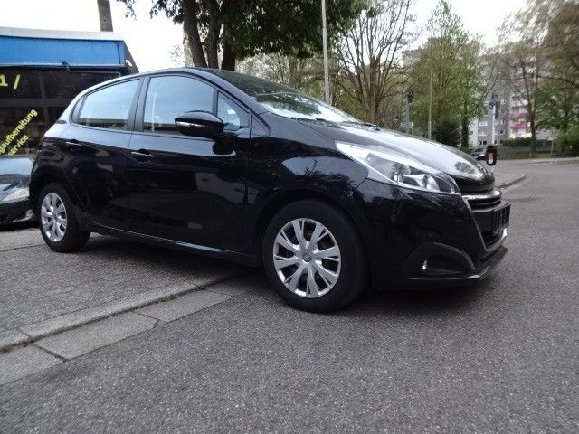 Peugeot 208 111.688 km 4.900 &euro; Essen 45276