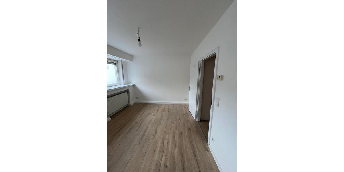 Erdgeschoßwohnung Essen Stadtbezirk II - 1 Zimmer, 40 m&sup2;, 550&euro; | Angebot:25714471
