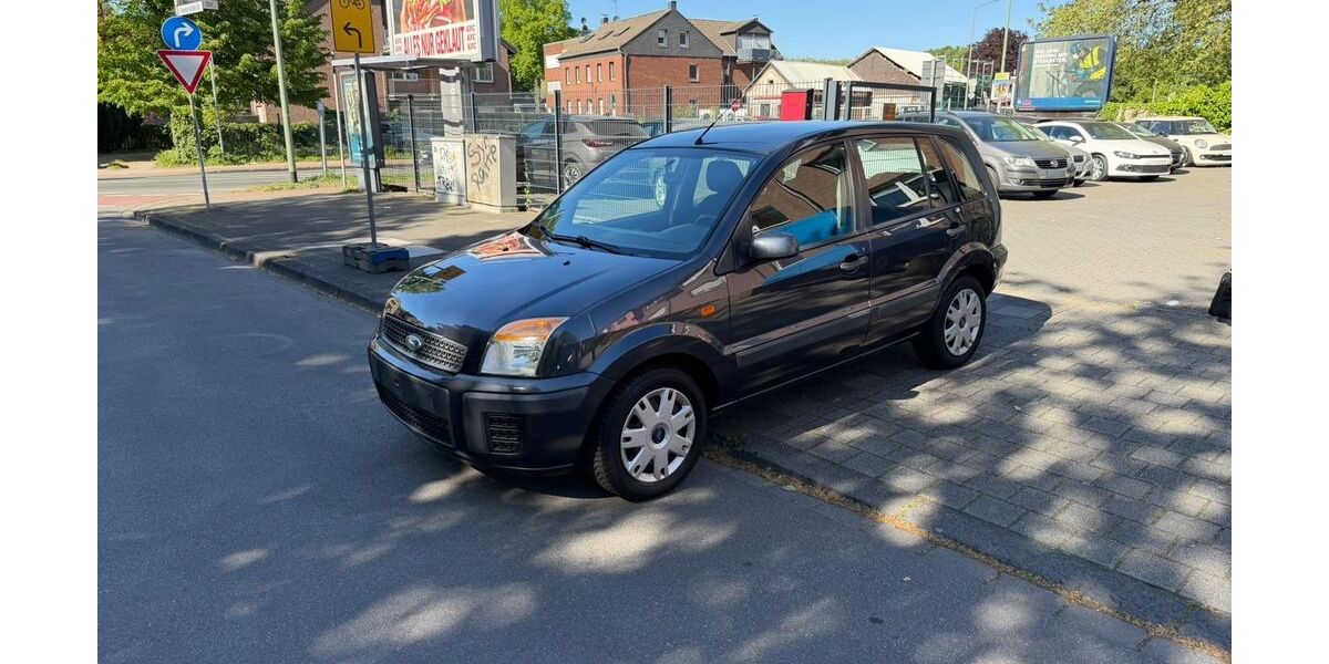 Ford Fusion 177.000 km 1.999 &euro; Duisburg 47226