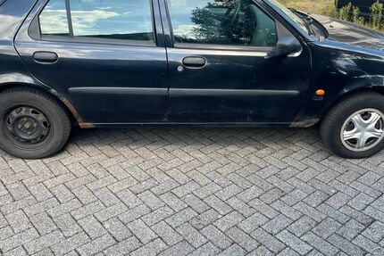 Ford Fiesta 90.000 km 900 &euro; Marl 45770