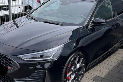 Ford Focus 17.500 km 34.290 &euro; Duisburg 47259
