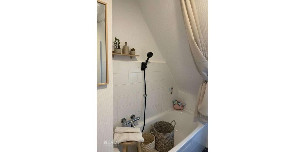 Dachgeschoßwohnung Essen Frillendorf - 2 Zimmer, 53 m&sup2;, 350&euro; | Angebot:25354456