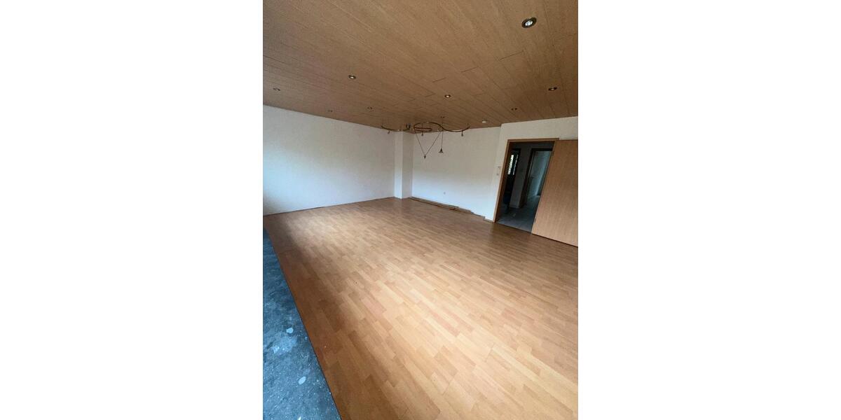 Etagenwohnung Duisburg Mittelmeiderich - 2.5 Zimmer, 70 m&sup2;, 118.000&euro; | Angebot:26124178