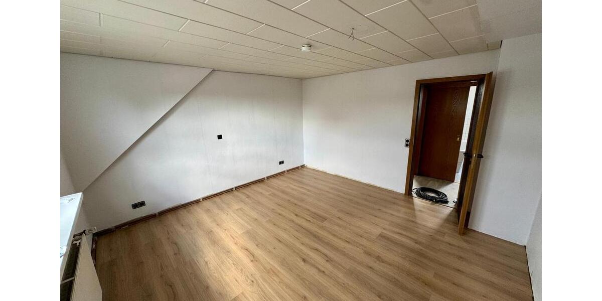 Dachgeschoßwohnung Herne Wanne - 3 Zimmer, 60 m&sup2;, 470&euro; | Angebot:26297040