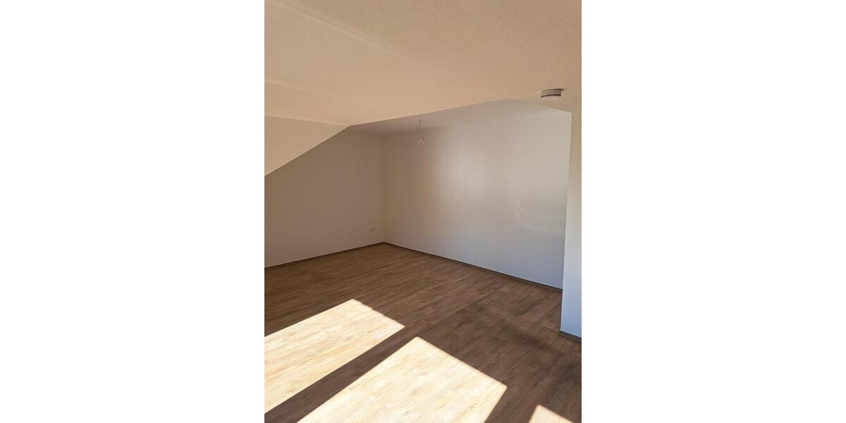 Dachgeschoßwohnung Essen Stadtbezirk IV - 2 Zimmer, 62 m&sup2;, 465&euro; | Angebot:26284643