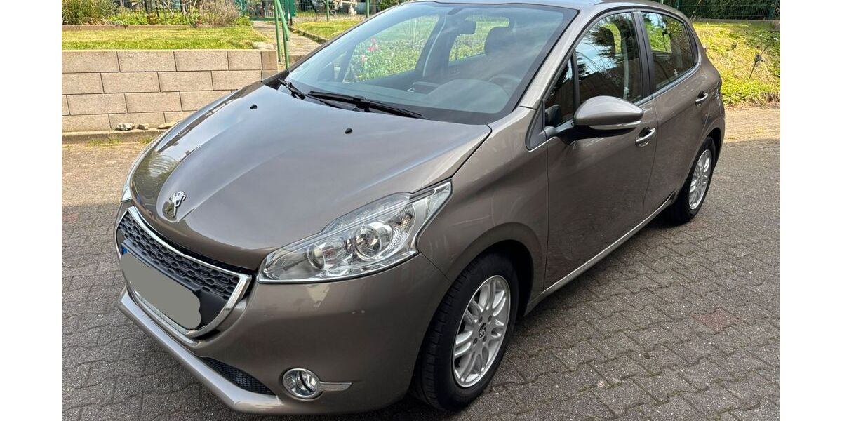 Peugeot 208 71.200 km 6.500 &euro; Essen 45329