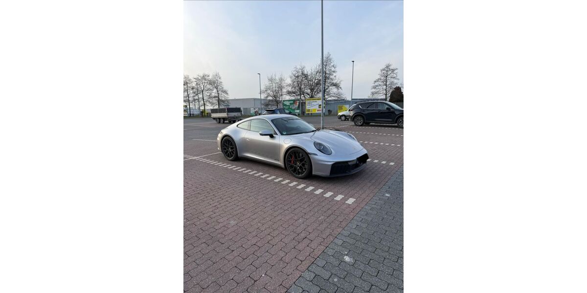 Porsche 992 3.781 km 185.000 &euro; Oberhausen 46049