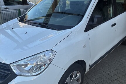 Dacia Lodgy 58.500 km 8.500 &euro; Oberhausen 46045