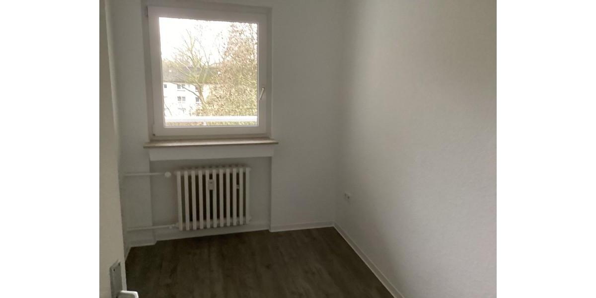 Etagenwohnung Gelsenkirchen Ückendorf - 4 Zimmer, 70 m&sup2;, 609&euro; | Angebot:24990804