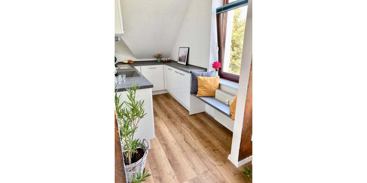 Dachgeschoßwohnung Essen Stadtbezirk II - 2.5 Zimmer, 57 m&sup2;, 930&euro; | Angebot:26618830